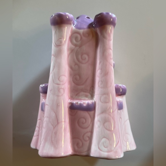 Disney Cinderella Carriage & Castle Salt and Pepper Shaker Set - Picture 13 of 16